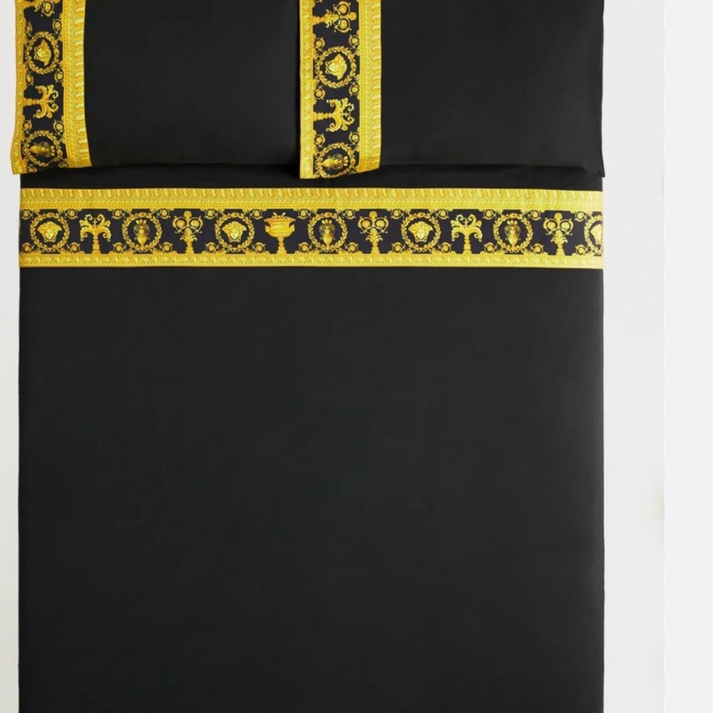 Luxury Black and Gold Bedding Set